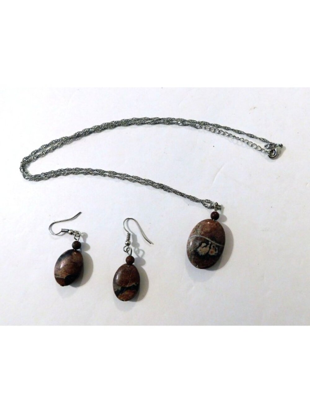 Brown Stone Necklace and Fishhook Pierced Earrings 20" Twist Silver Tone Chain - Picture 5 of 10